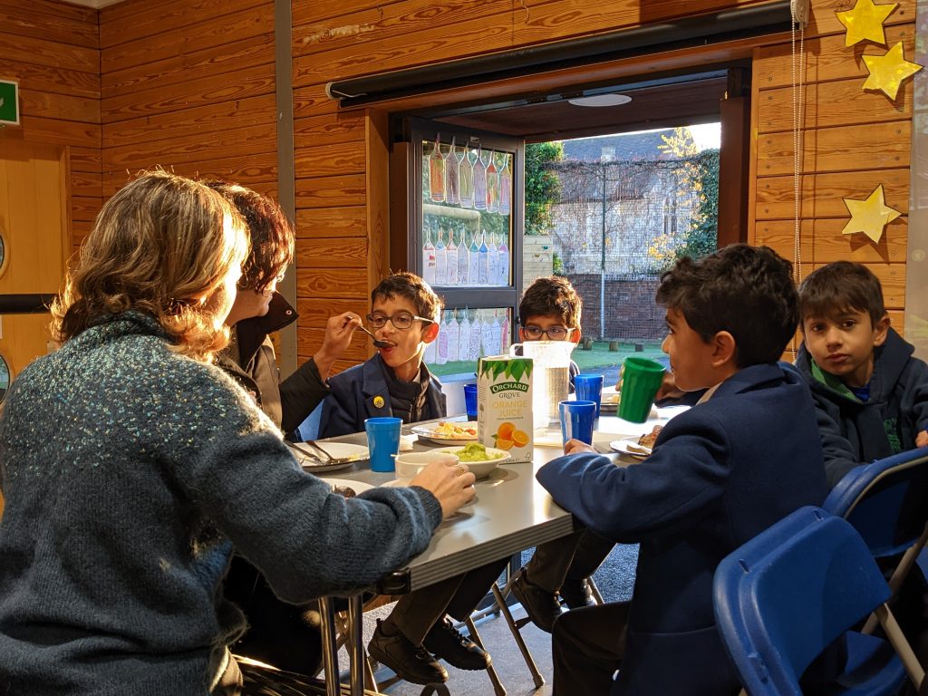 students in the breakfast area